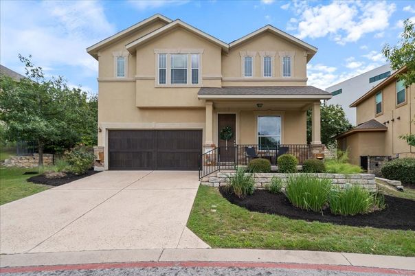 Attached, Exterior, Facade, American Craftsman