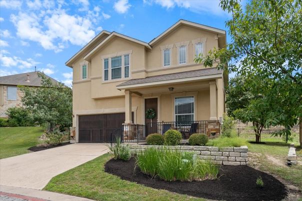 Attached, Exterior, Facade, American Craftsman