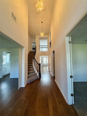 Interior, Pendant Lights, Wood Texture Flooring
