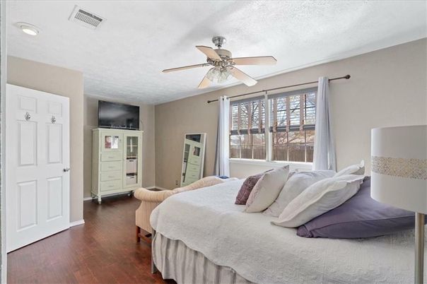 Bedroom, Interior, Recessed Lighting, Wood Texture Flooring