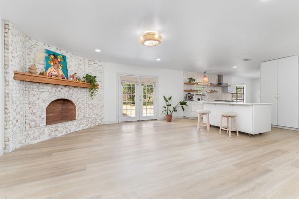 Fireplace, Interior, Kitchen, Pendant Lights, Recessed Lighting, Wood Texture Flooring
