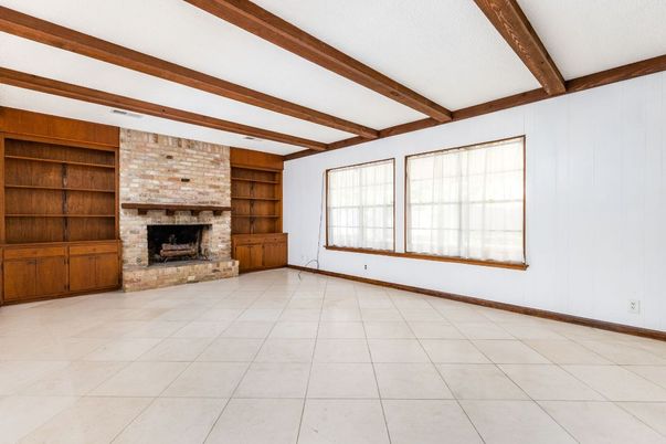 Empty room, Fireplace, Interior, Wooden Beams