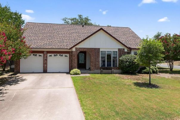Attached, Exterior, Facade, Brick Facade, Ranch