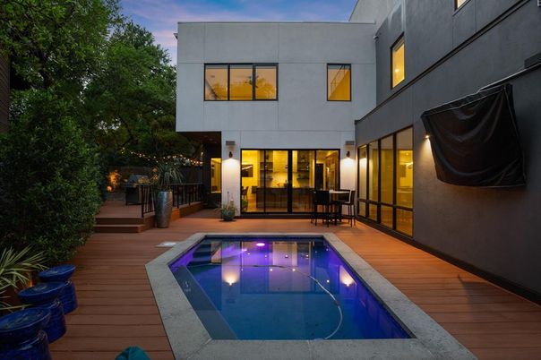 Exterior, Pool