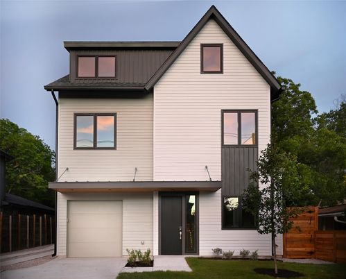 Attached, Exterior, Facade, Farmhouse