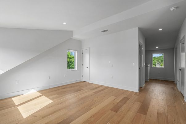 Empty room, Interior, Recessed Lighting, Wood Texture Flooring