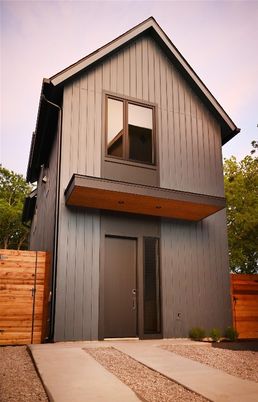Attached, Exterior, Facade, Modern