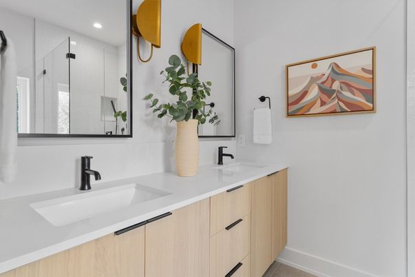 Bathroom, Dual Sink Vanities, Interior, Recessed Lighting