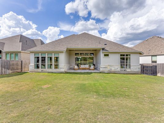 Backyard, Exterior, Facade, Ranch