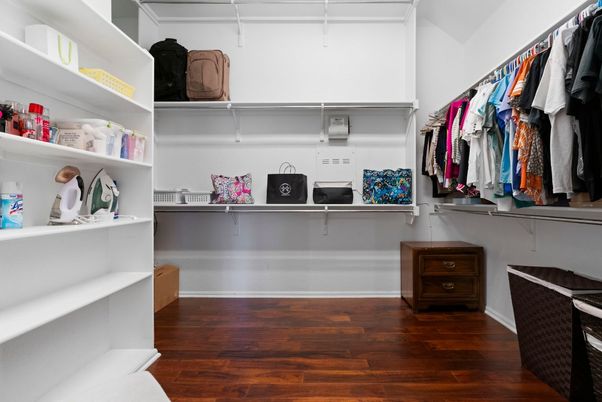 Interior, Walk-in Closets, Wood Texture Flooring