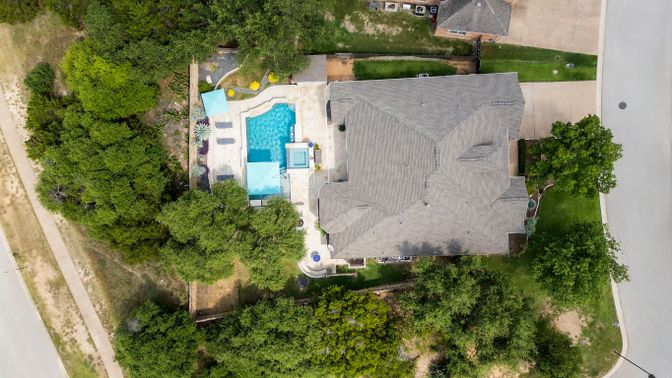 Exterior, Drone