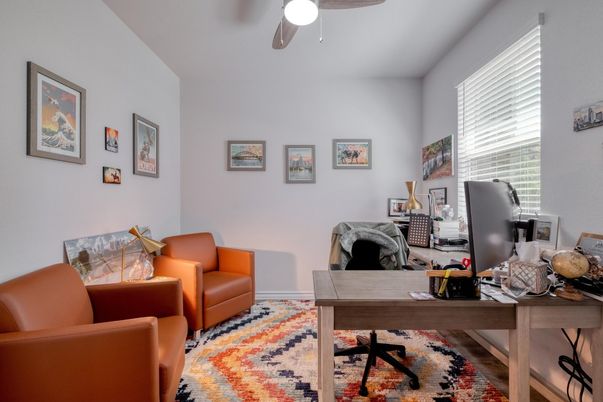 Home Office, Interior