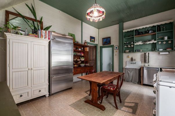 Dining room, Interior, Kitchen, Pendant Lights, Stainless Steel Appliances
