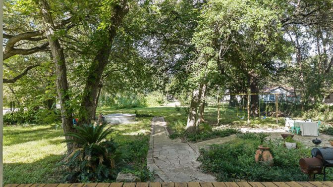 Backyard, Exterior