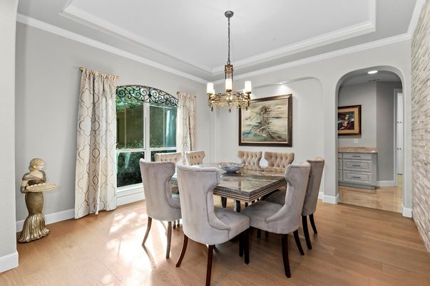 Chandelier, Dining room, Interior, Recessed Lighting, Wood Texture Flooring