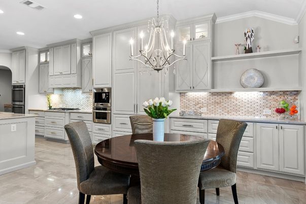Chandelier, Dining room, Interior, Kitchen, Recessed Lighting, Stainless Steel Appliances