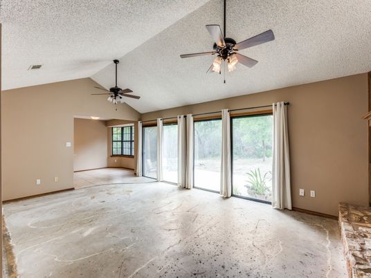 Empty room, Interior, Recessed Lighting