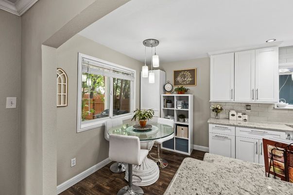 Dining room, Interior, Kitchen, Pendant Lights, Recessed Lighting, Wood Texture Flooring