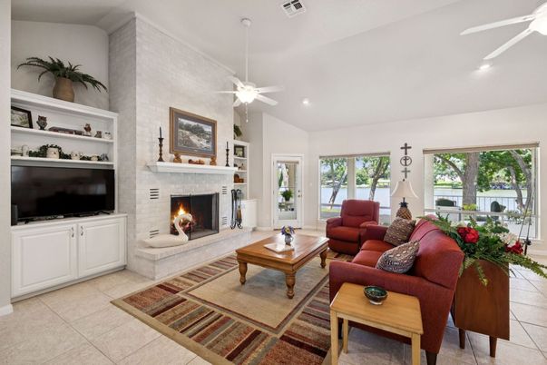 Fireplace, Interior, Living room, Recessed Lighting