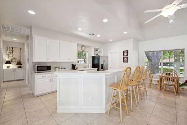 Dining room, Interior, Kitchen, Recessed Lighting