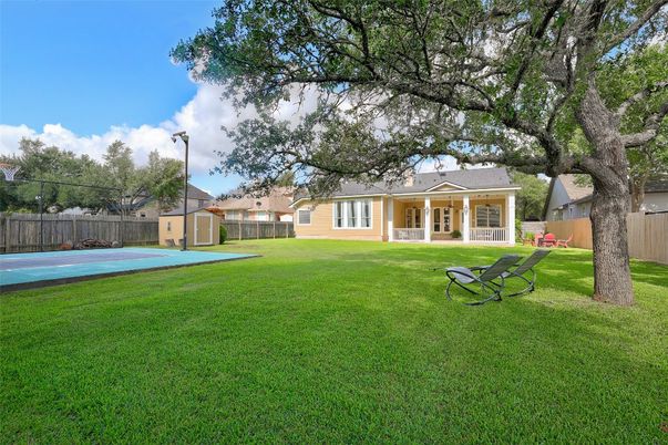 Backyard, Exterior