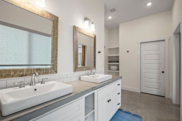 Bathroom, Dual Sink Vanities, Interior, Recessed Lighting