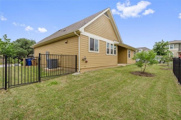Backyard, Exterior