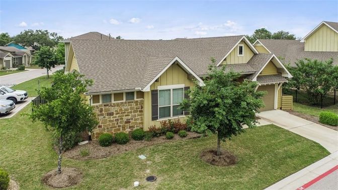 Attached, Exterior, Facade, Ranch