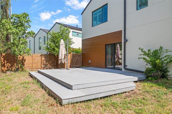 Backyard, Exterior
