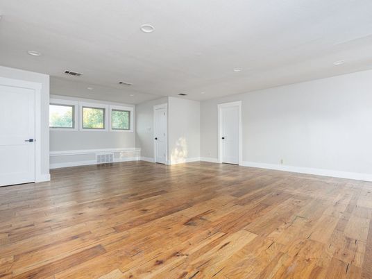 Empty room, Interior, Recessed Lighting, Wood Texture Flooring