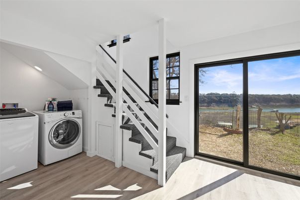Interior, Recessed Lighting, Washer, Water, Wood Texture Flooring