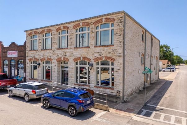 Exterior, Facade, Rowhouse