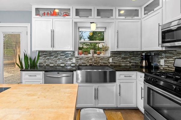 Interior, Kitchen, Pendant Lights, Stainless Steel Appliances