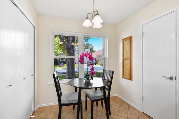 Chandelier, Dining room, Interior