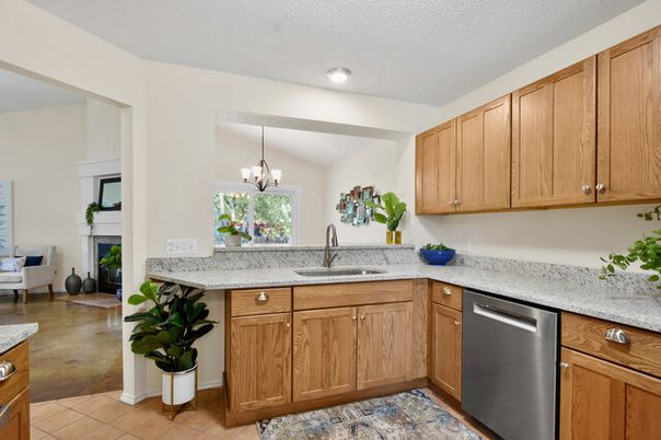 Chandelier, Fireplace, Interior, Kitchen, Pendant Lights, Recessed Lighting