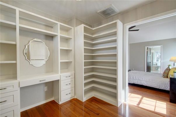Bedroom, Interior, Walk-in Closets, Wood Texture Flooring