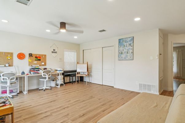 Home Office, Interior, Recessed Lighting, Wood Texture Flooring