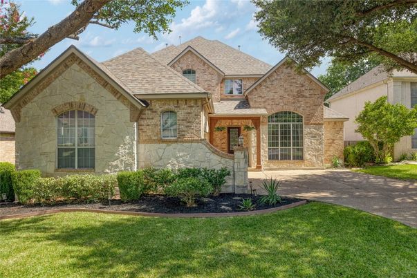 Exterior, Facade, Brick Facade, Brick Traditional