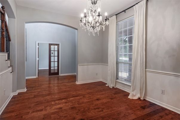 Chandelier, Empty room, Interior, Wood Texture Flooring