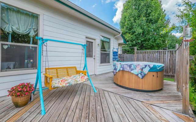 Exterior, Hot Tub