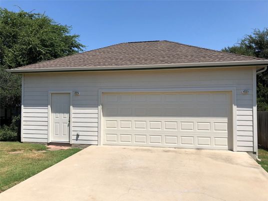 Detached Garage, Exterior