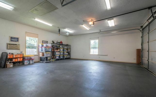 Garage, Interior
