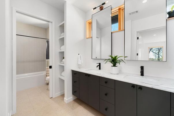 Bathroom, Dual Sink Vanities, Interior, Recessed Lighting