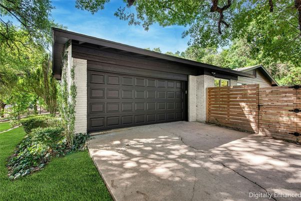 Detached Garage, Exterior