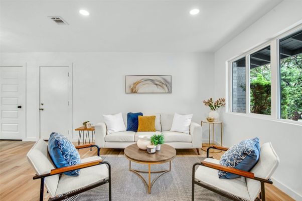 Interior, Living room, Recessed Lighting, Wood Texture Flooring