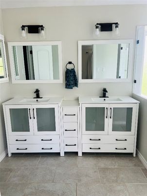 Bathroom, Dual Sink Vanities, Interior