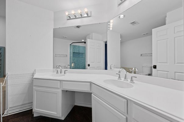 Bathroom, Dual Sink Vanities, Interior, Recessed Lighting
