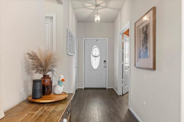 Interior, Pendant Lights, Wood Texture Flooring
