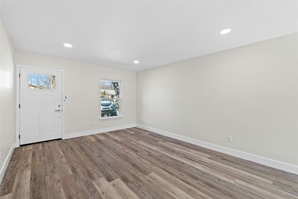 Empty room, Interior, Recessed Lighting, Wood Texture Flooring