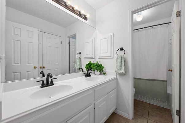 Bathroom, Dual Sink Vanities, Interior